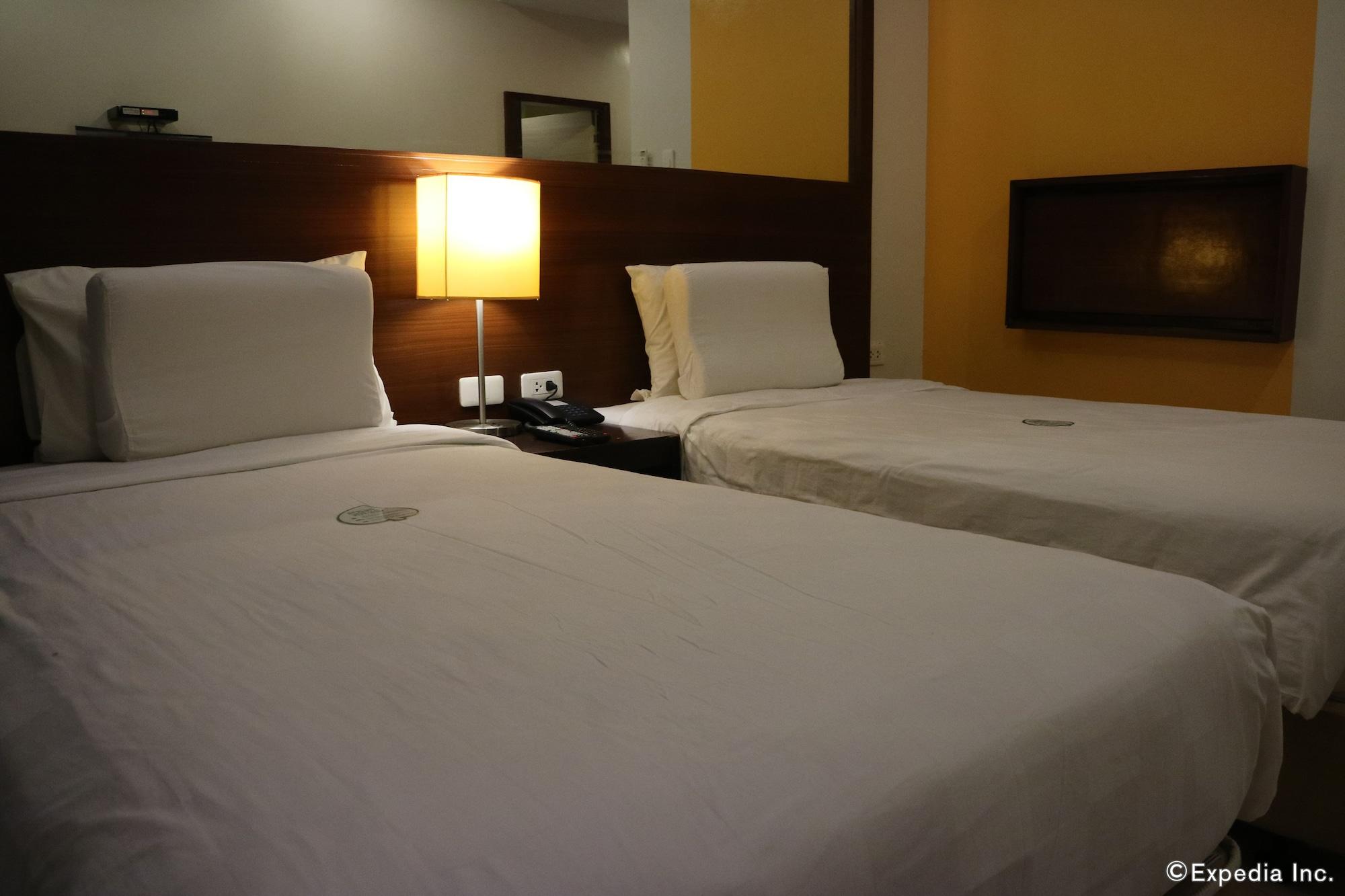Go Hotels Bacolod Exterior foto